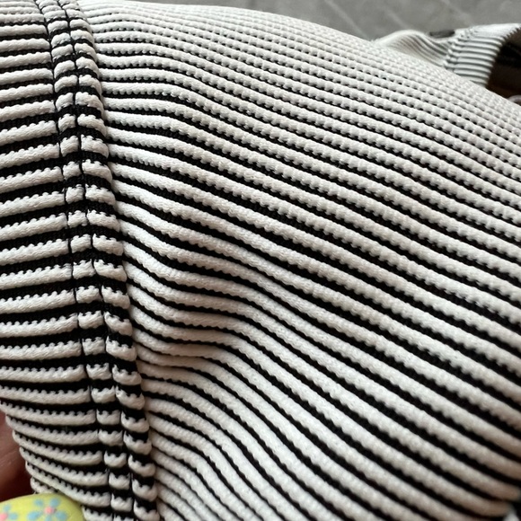 Billabong Mod Move Bikini with two different bottom styles size Medium - Picture 7 of 7